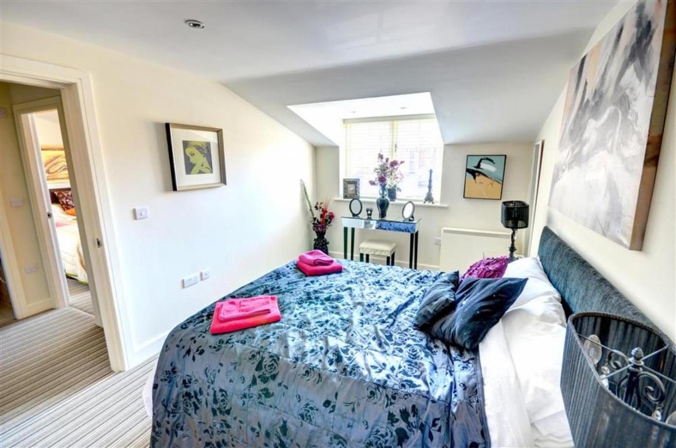 Hotties House - Two-Bed Cottage, Dog-Friendly & Off-Street Parking - Scarborough Luaran gambar
